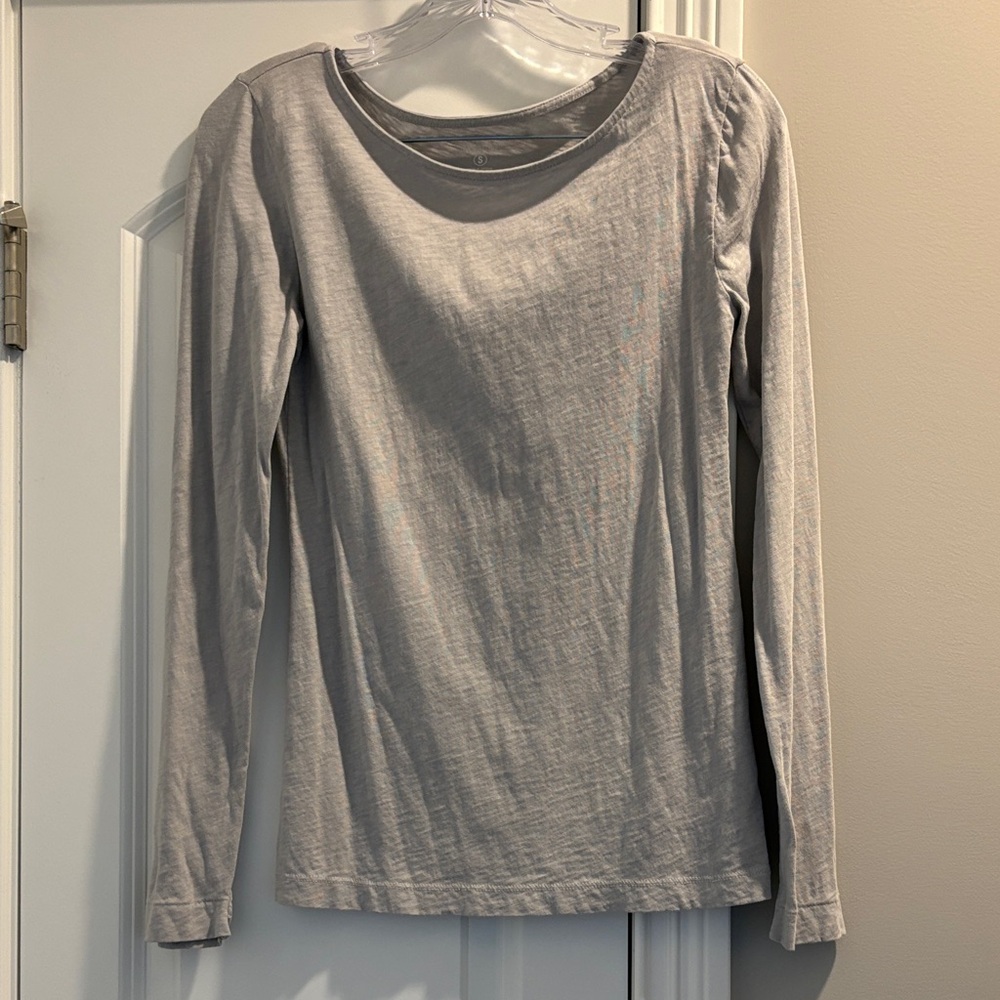 LAST CHANCE! J. Crew Factory Classic Long Sleeve Crew Neck Top - Light Gray